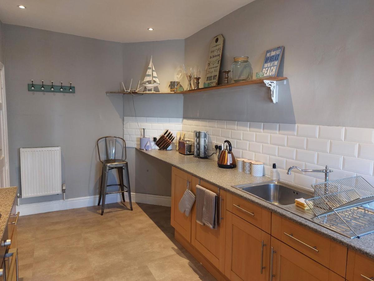Llandudno Apartment, Quirky Pub With Tropical Beer Garden Exterior foto