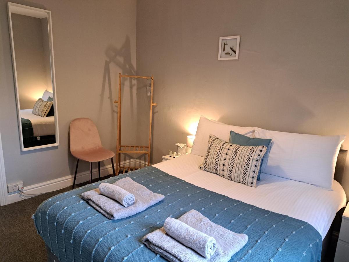 Llandudno Apartment, Quirky Pub With Tropical Beer Garden Exterior foto